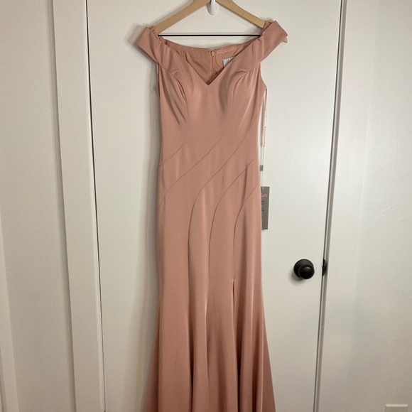 Dresses & Skirts - Blush Pink Off Shoulder Evening Gown XS New